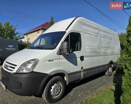 Белый Ивеко Дейли, объемом двигателя 3 л и пробегом 415 тыс. км за 8800 $, фото 1 на Automoto.ua