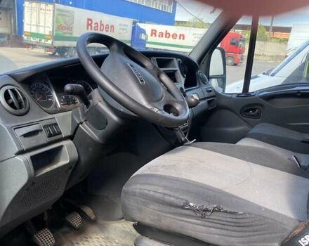 Білий Івеко Дейлі, об'ємом двигуна 3 л та пробігом 301 тис. км за 11000 $, фото 4 на Automoto.ua