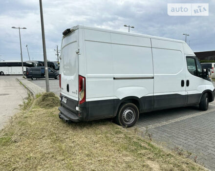 Білий Івеко Дейлі, об'ємом двигуна 3 л та пробігом 278 тис. км за 17500 $, фото 4 на Automoto.ua
