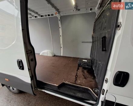 Білий Івеко Дейлі, об'ємом двигуна 2.3 л та пробігом 300 тис. км за 21000 $, фото 24 на Automoto.ua