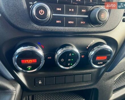 Белый Ивеко Дейли, объемом двигателя 3 л и пробегом 301 тыс. км за 27500 $, фото 55 на Automoto.ua