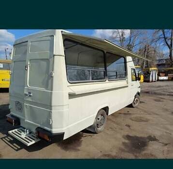 Белый Ивеко Дейли, объемом двигателя 2.8 л и пробегом 120 тыс. км за 1900 $, фото 9 на Automoto.ua
