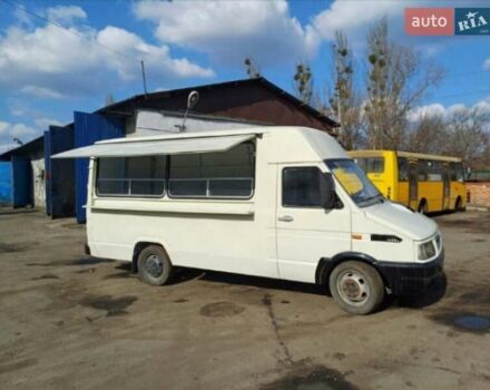 Белый Ивеко Дейли, объемом двигателя 2.8 л и пробегом 120 тыс. км за 1900 $, фото 2 на Automoto.ua