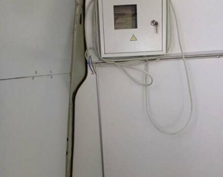 Белый Ивеко Дейли, объемом двигателя 2.8 л и пробегом 120 тыс. км за 1900 $, фото 7 на Automoto.ua