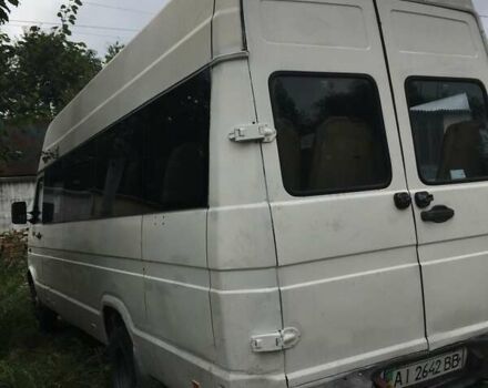 Белый Ивеко Дейли, объемом двигателя 2.8 л и пробегом 400 тыс. км за 2000 $, фото 3 на Automoto.ua