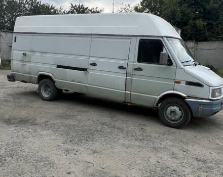 Белый Ивеко Дейли, объемом двигателя 2.8 л и пробегом 600 тыс. км за 2500 $, фото 1 на Automoto.ua