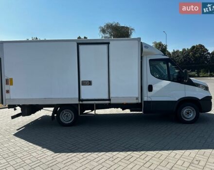 Білий Івеко Дейлі, об'ємом двигуна 2.3 л та пробігом 271 тис. км за 17999 $, фото 3 на Automoto.ua