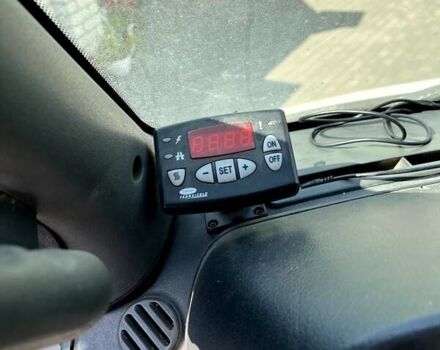 Белый Ивеко Дейли, объемом двигателя 2.8 л и пробегом 600 тыс. км за 9200 $, фото 17 на Automoto.ua