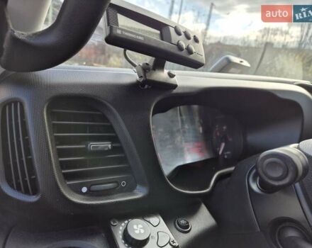 Білий Івеко Дейлі, об'ємом двигуна 3 л та пробігом 386 тис. км за 28200 $, фото 19 на Automoto.ua