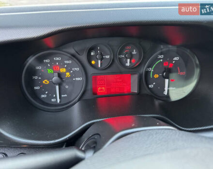 Білий Івеко Дейлі, об'ємом двигуна 3 л та пробігом 311 тис. км за 23800 $, фото 45 на Automoto.ua