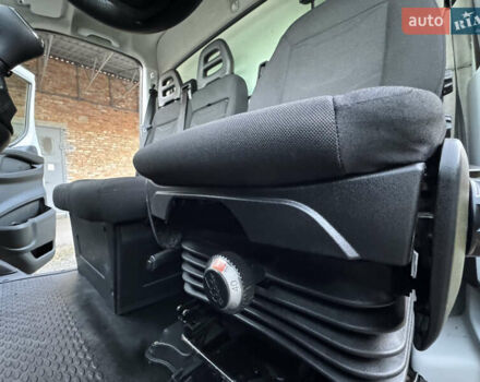 Білий Івеко Дейлі, об'ємом двигуна 3 л та пробігом 311 тис. км за 23800 $, фото 42 на Automoto.ua