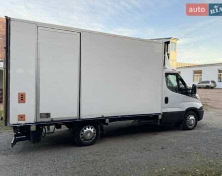 Білий Івеко Дейлі, об'ємом двигуна 3 л та пробігом 311 тис. км за 23800 $, фото 8 на Automoto.ua