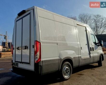 Белый Ивеко Дейли, объемом двигателя 2.3 л и пробегом 306 тыс. км за 18100 $, фото 3 на Automoto.ua