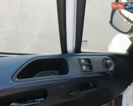 Белый Ивеко Дейли, объемом двигателя 2.29 л и пробегом 293 тыс. км за 24000 $, фото 15 на Automoto.ua