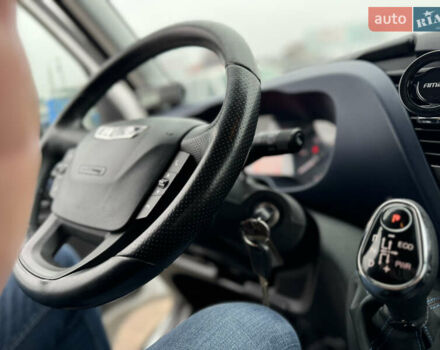 Белый Ивеко Дейли, объемом двигателя 3 л и пробегом 240 тыс. км за 22000 $, фото 49 на Automoto.ua