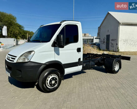 Белый Ивеко Дейли, объемом двигателя 3 л и пробегом 350 тыс. км за 12300 $, фото 1 на Automoto.ua