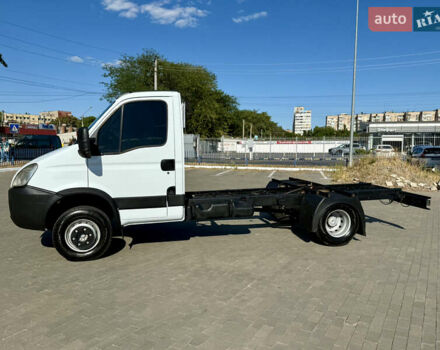 Белый Ивеко Дейли, объемом двигателя 3 л и пробегом 350 тыс. км за 12300 $, фото 2 на Automoto.ua