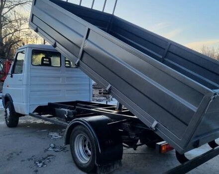 Белый Ивеко Дейли, объемом двигателя 2.5 л и пробегом 180 тыс. км за 9500 $, фото 1 на Automoto.ua