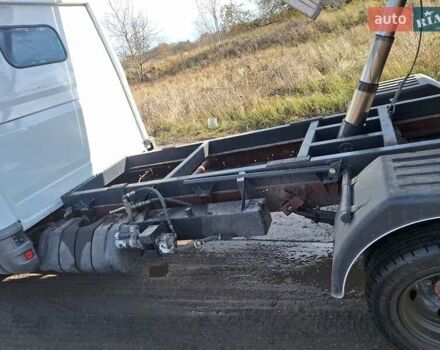 Білий Івеко Дейлі, об'ємом двигуна 0 л та пробігом 300 тис. км за 14999 $, фото 1 на Automoto.ua