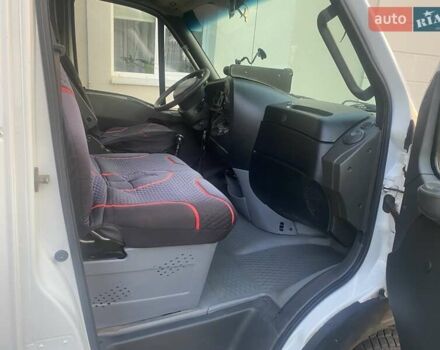 Белый Ивеко Дейли, объемом двигателя 3 л и пробегом 800 тыс. км за 16300 $, фото 4 на Automoto.ua