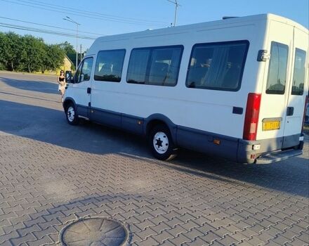 Белый Ивеко Дейли, объемом двигателя 2.5 л и пробегом 600 тыс. км за 3300 $, фото 2 на Automoto.ua