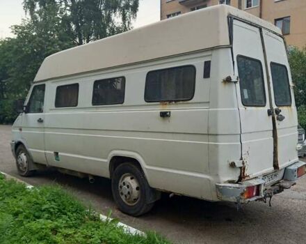 Белый Ивеко Дейли, объемом двигателя 2.4 л и пробегом 100 тыс. км за 2999 $, фото 3 на Automoto.ua