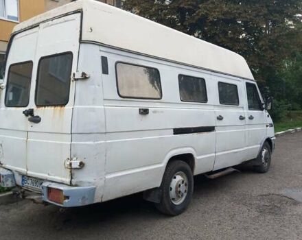 Белый Ивеко Дейли, объемом двигателя 2.4 л и пробегом 100 тыс. км за 2999 $, фото 4 на Automoto.ua