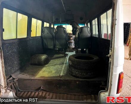 Білий Івеко Дейлі, об'ємом двигуна 2.8 л та пробігом 400 тис. км за 2100 $, фото 1 на Automoto.ua