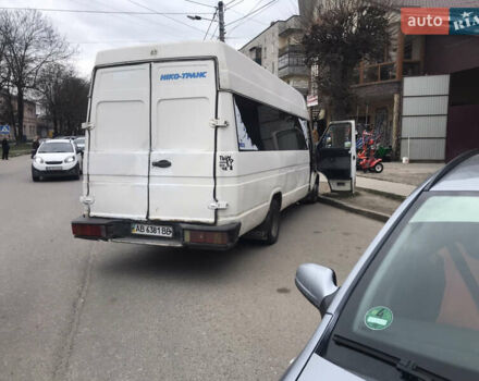 Белый Ивеко Дейли, объемом двигателя 2.8 л и пробегом 480 тыс. км за 3000 $, фото 4 на Automoto.ua