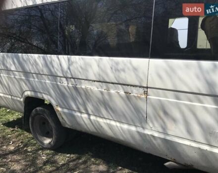 Белый Ивеко Дейли, объемом двигателя 2.8 л и пробегом 480 тыс. км за 2800 $, фото 5 на Automoto.ua