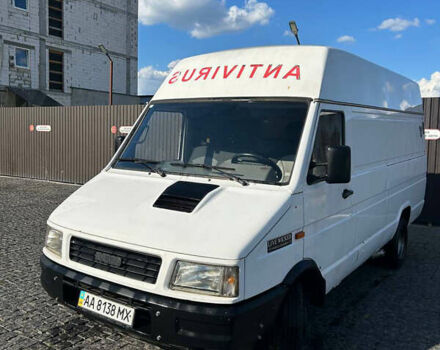 Белый Ивеко Дейли, объемом двигателя 2.8 л и пробегом 80 тыс. км за 4500 $, фото 1 на Automoto.ua