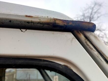 Белый Ивеко Дейли, объемом двигателя 2.4 л и пробегом 250 тыс. км за 1400 $, фото 1 на Automoto.ua