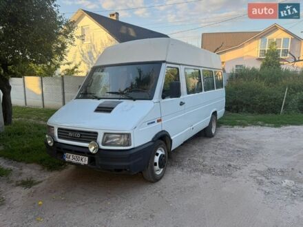 Белый Ивеко Дейли, объемом двигателя 2.5 л и пробегом 300 тыс. км за 2550 $, фото 1 на Automoto.ua