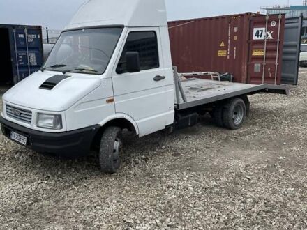 Белый Ивеко Дейли, объемом двигателя 2.5 л и пробегом 250 тыс. км за 6600 $, фото 1 на Automoto.ua