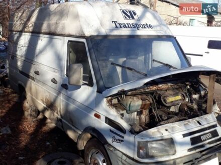 Белый Ивеко Дейли, объемом двигателя 2.8 л и пробегом 290 тыс. км за 1000 $, фото 1 на Automoto.ua
