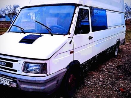 Ивеко Дейли 1999 в Днепре (Днепропетровске) на Automoto.ua Белый Ивеко Дейли, объемом двигателя 2.8 л и пробегом 0 тыс. км за 2500 $, фото 1 на Automoto.ua