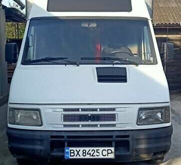 Белый Ивеко Дейли, объемом двигателя 2.8 л и пробегом 698 тыс. км за 4500 $, фото 1 на Automoto.ua