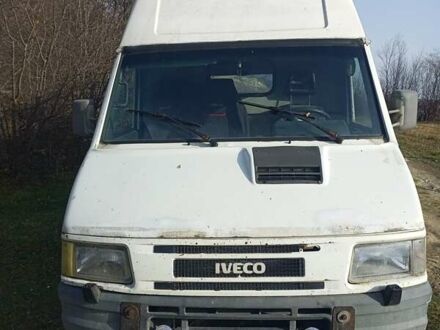 Белый Ивеко Дейли, объемом двигателя 2.8 л и пробегом 100 тыс. км за 2300 $, фото 1 на Automoto.ua