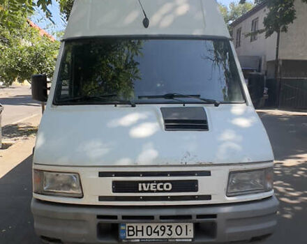 Белый Ивеко Дейли, объемом двигателя 2.8 л и пробегом 200 тыс. км за 4900 $, фото 1 на Automoto.ua