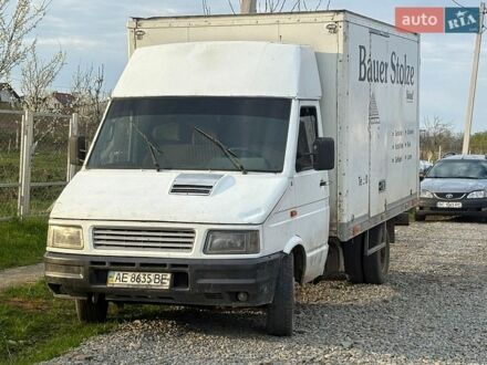 Белый Ивеко Дейли, объемом двигателя 2.8 л и пробегом 300 тыс. км за 2277 $, фото 1 на Automoto.ua