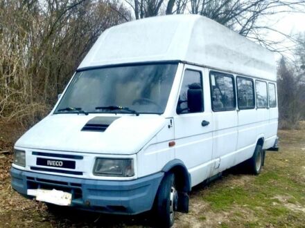 Белый Ивеко Дейли, объемом двигателя 2.8 л и пробегом 230 тыс. км за 3700 $, фото 1 на Automoto.ua