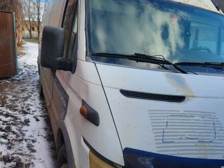 Білий Івеко Дейлі, об'ємом двигуна 2.5 л та пробігом 300 тис. км за 3000 $, фото 1 на Automoto.ua
