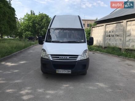 Белый Ивеко Дейли, объемом двигателя 3 л и пробегом 680 тыс. км за 11000 $, фото 1 на Automoto.ua