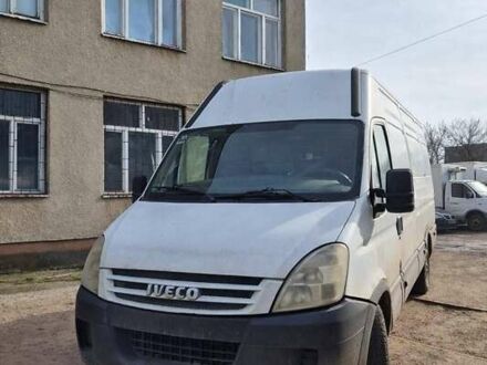 Белый Ивеко Дейли, объемом двигателя 2.29 л и пробегом 420 тыс. км за 8000 $, фото 1 на Automoto.ua