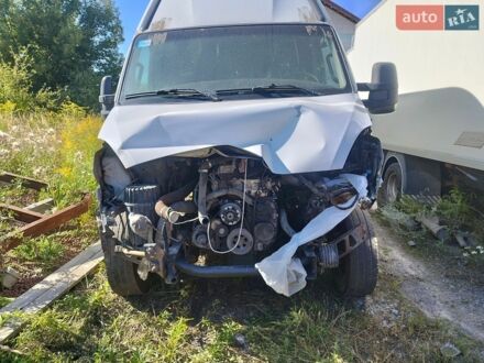 Білий Івеко Дейлі, об'ємом двигуна 3 л та пробігом 350 тис. км за 8000 $, фото 1 на Automoto.ua