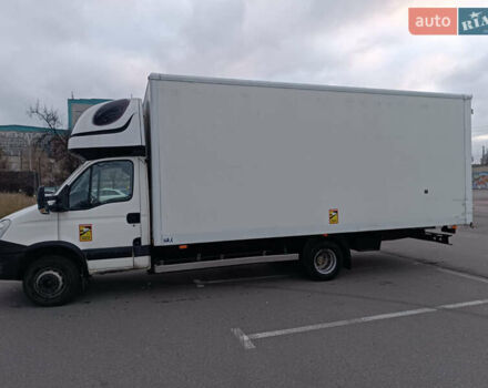 Белый Ивеко Дейли, объемом двигателя 3 л и пробегом 308 тыс. км за 19500 $, фото 1 на Automoto.ua