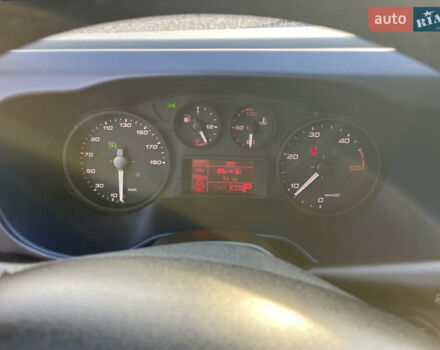 Белый Ивеко Дейли груз., объемом двигателя 3 л и пробегом 256 тыс. км за 25600 $, фото 23 на Automoto.ua