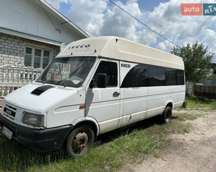Белый Ивеко Дейли пасс., объемом двигателя 2.8 л и пробегом 380 тыс. км за 3500 $, фото 1 на Automoto.ua