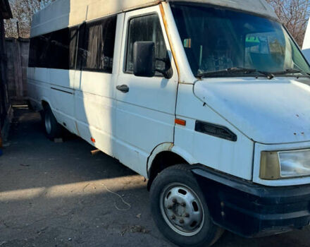 Білий Івеко Daily пасс., об'ємом двигуна 2.8 л та пробігом 350 тис. км за 2800 $, фото 1 на Automoto.ua