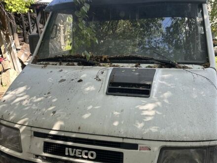 Білий Івеко Daily пасс., об'ємом двигуна 0 л та пробігом 700 тис. км за 1000 $, фото 1 на Automoto.ua